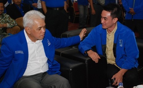 Ketum DPP PAN  Hatta Rajasa dan Cagub Jambi Zumi Zola